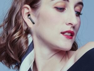 The New Bluetooth Black Tech E-sports Headset - Image 4